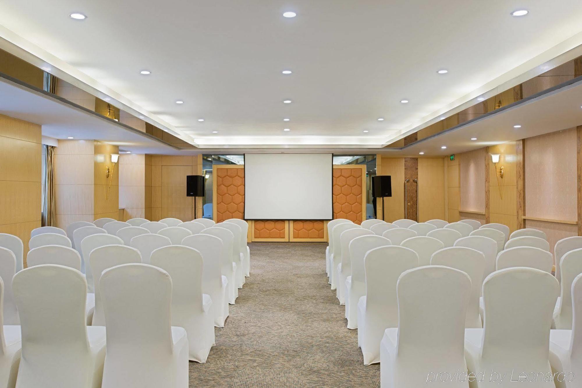 Crowne Plaza Nanjing Hotels & Suites מראה חיצוני תמונה
